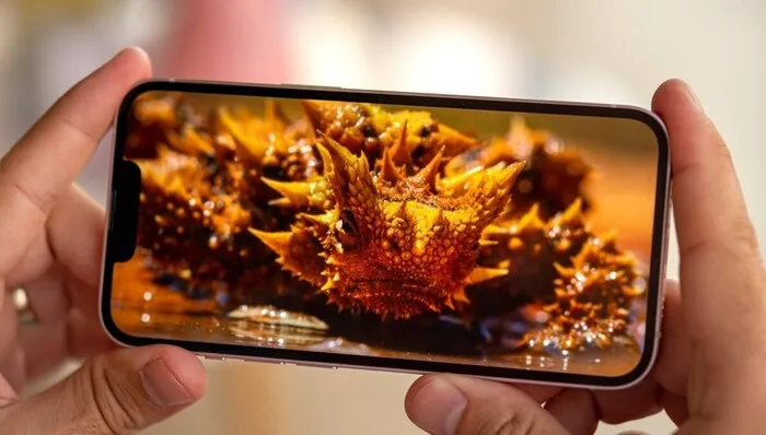 Samsung sợ Apple "cuỗm" bí kíp tấm nền OLED