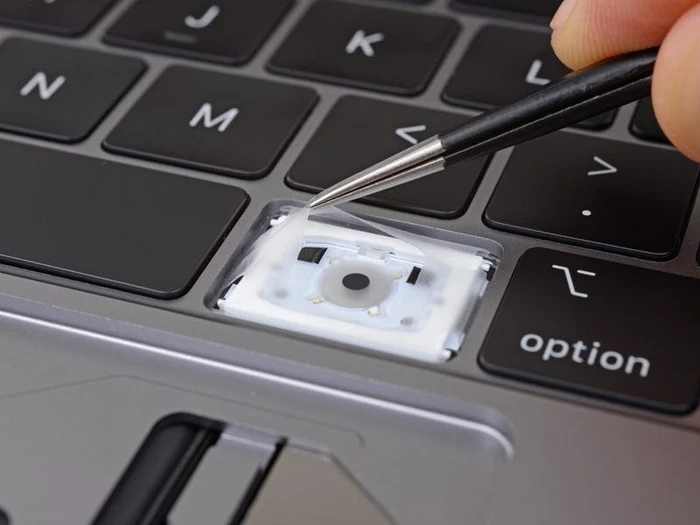 Apple bồi thường phí sửa bàn phím MacBook cho người dùngr